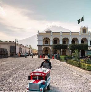 Meet your Posher, Enrique